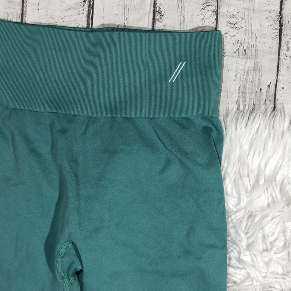 Tala Zinnia Sea Foam Seamless High Rise Leggings - Picture 9 of 14